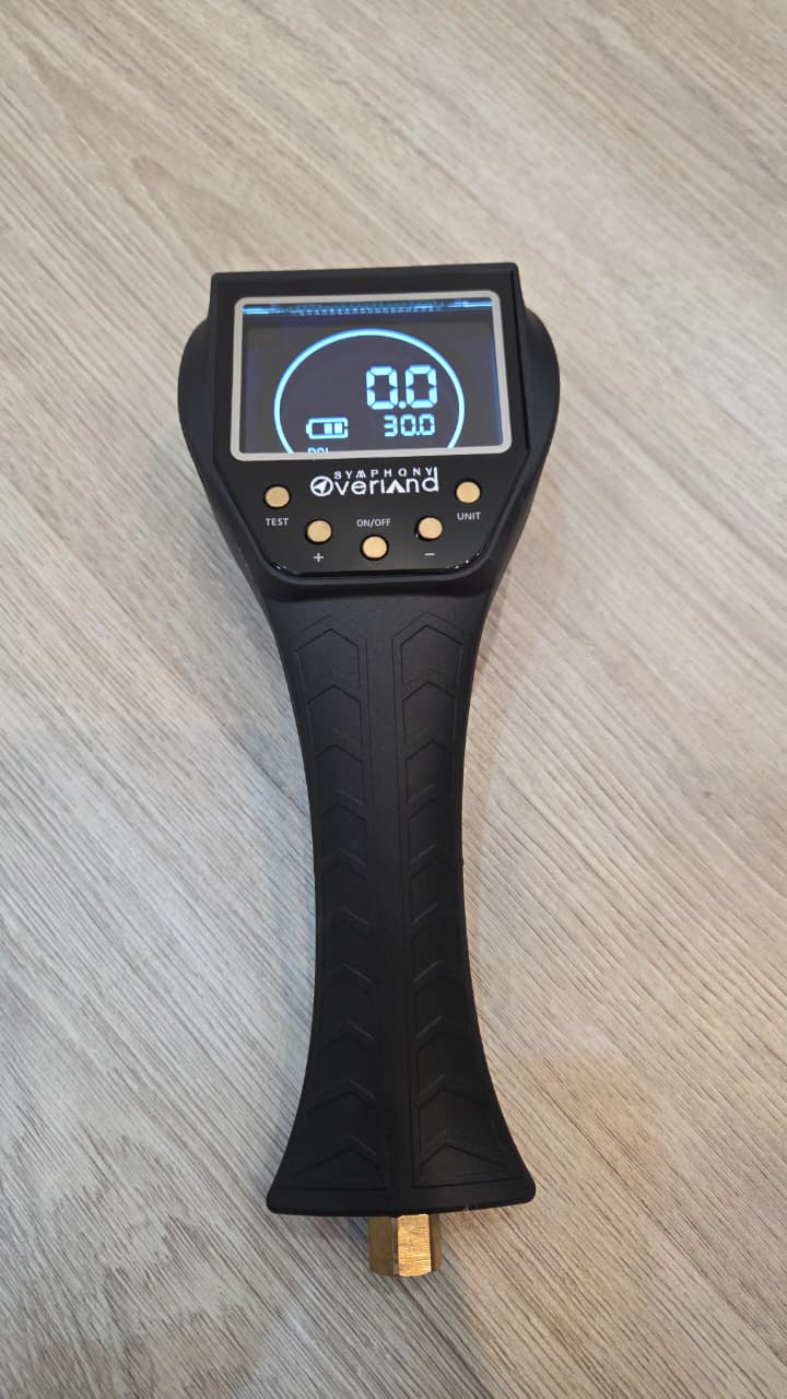 جهاز ذكي لمعايرة ضغط هواء الكفرات