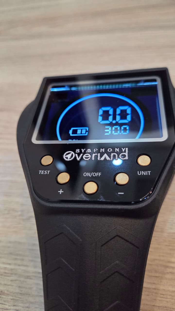 جهاز ذكي لمعايرة ضغط هواء الكفرات