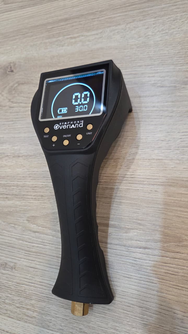 جهاز ذكي لمعايرة ضغط هواء الكفرات